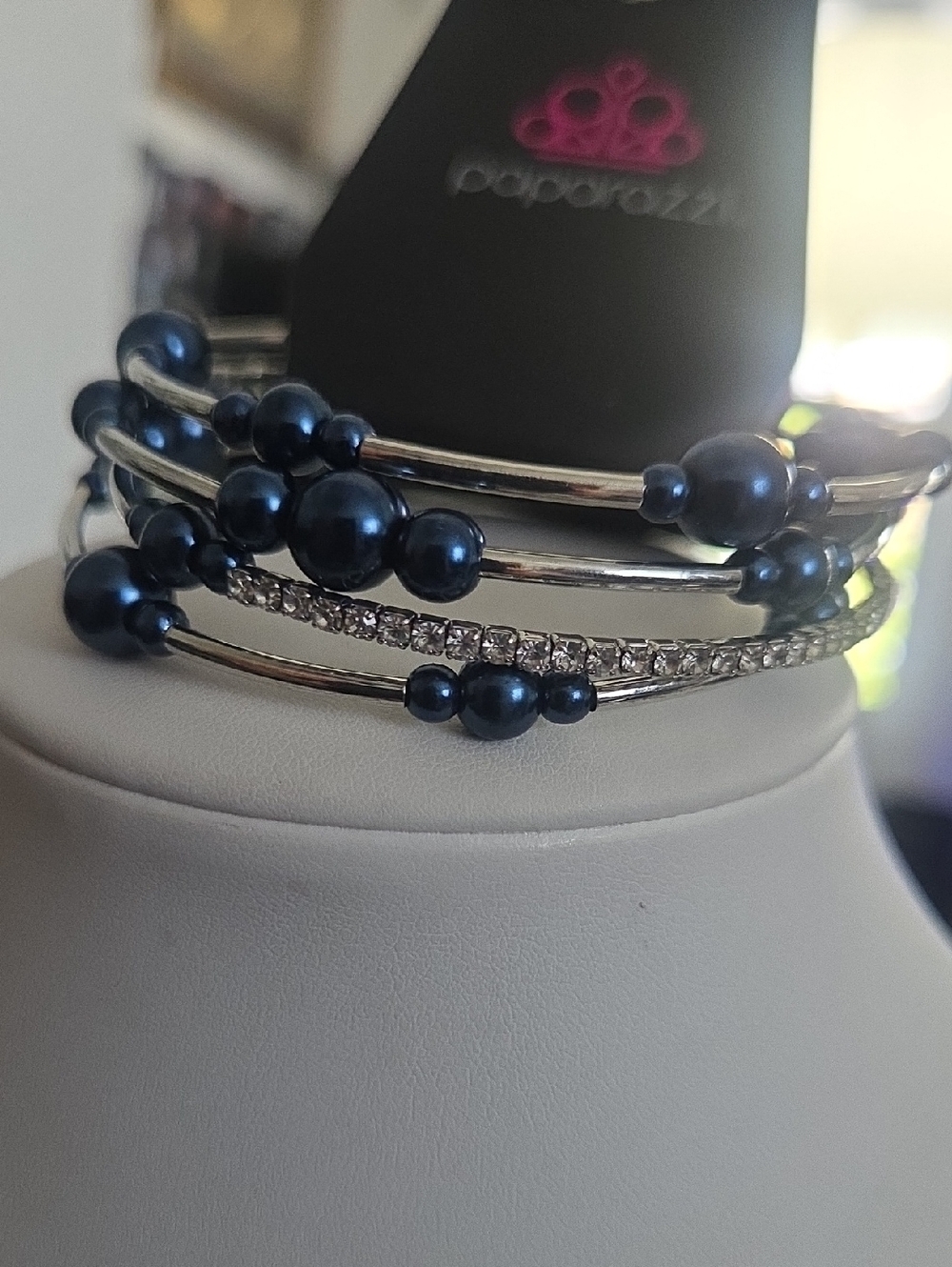 Paparazzi Navy Pearl Rhinestone Coil Bracelet NWT - Picture 2 of 4